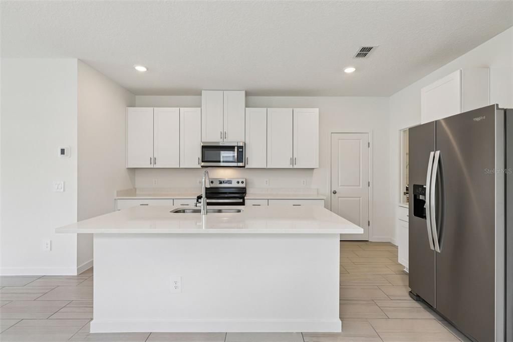 En Venta: $344,990 (4 camas, 2 baños, 2168 Pies cuadrados)