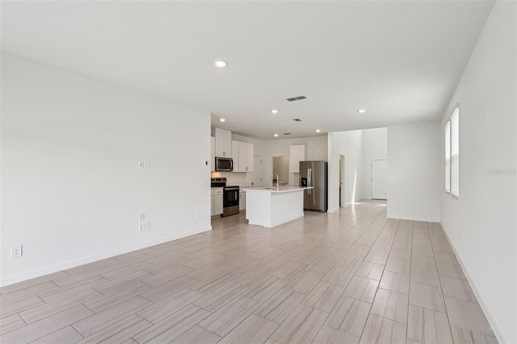 En Venta: $344,990 (4 camas, 2 baños, 2168 Pies cuadrados)