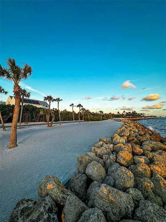 For Sale: $2,795,000 (1.13 acres)