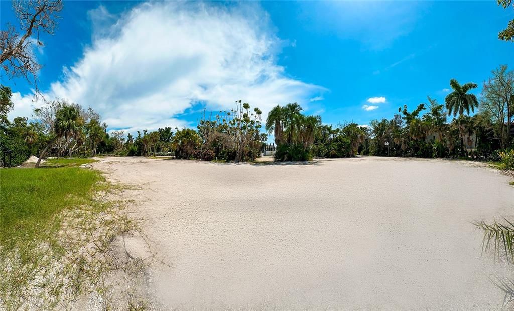 For Sale: $2,795,000 (1.13 acres)