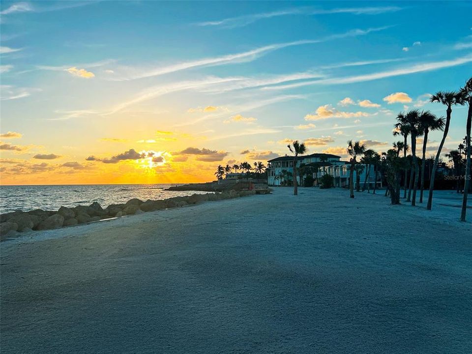 For Sale: $2,795,000 (1.13 acres)