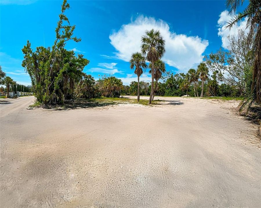 For Sale: $2,795,000 (1.13 acres)