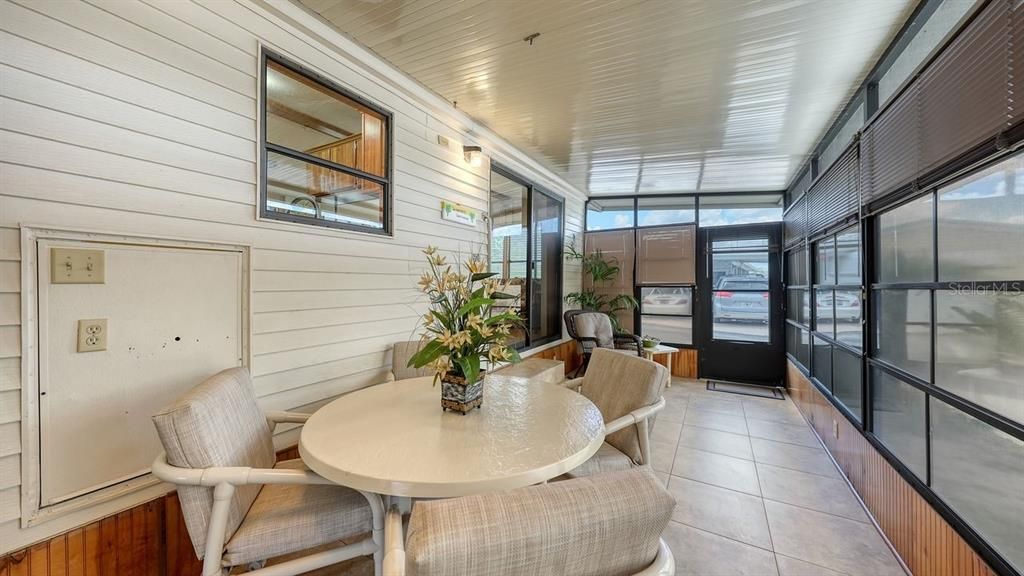For Sale: $80,000 (1 beds, 1 baths, 416 Square Feet)