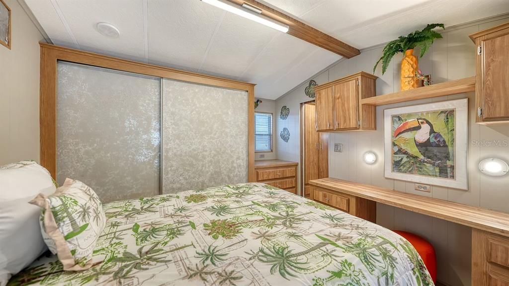 For Sale: $80,000 (1 beds, 1 baths, 416 Square Feet)