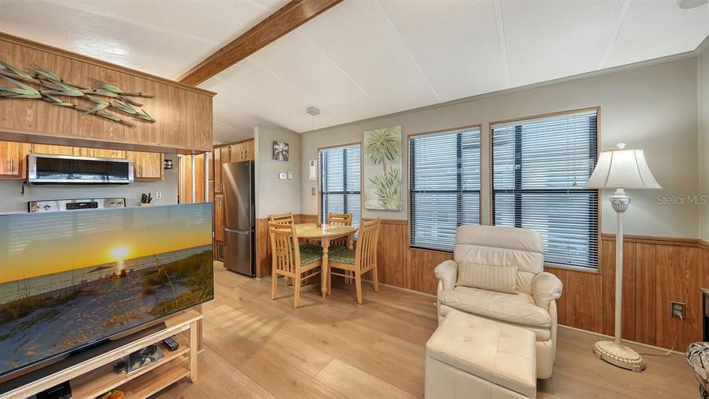 For Sale: $80,000 (1 beds, 1 baths, 416 Square Feet)