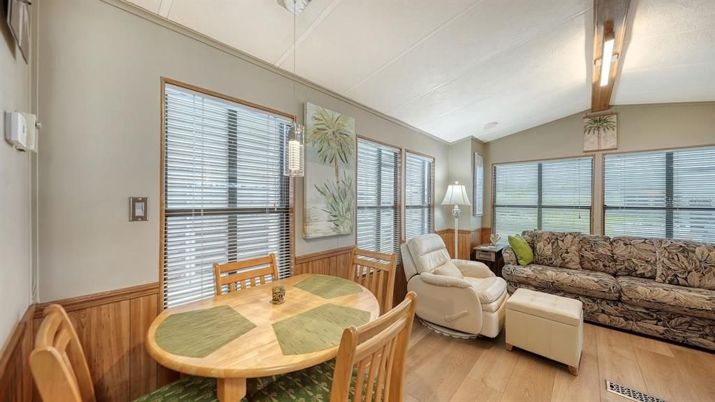 For Sale: $80,000 (1 beds, 1 baths, 416 Square Feet)