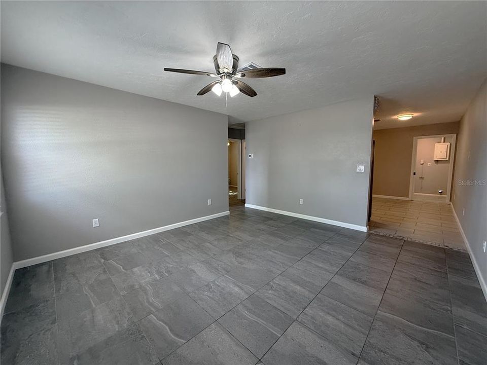 For Rent: $1,650 (2 beds, 2 baths, 913 Square Feet)