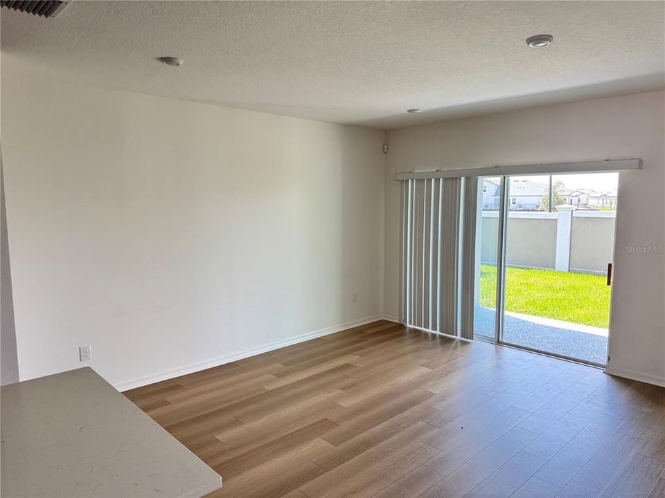 В аренду: $2,250 (3 спален, 2 ванн, 1694 Квадратных фут)