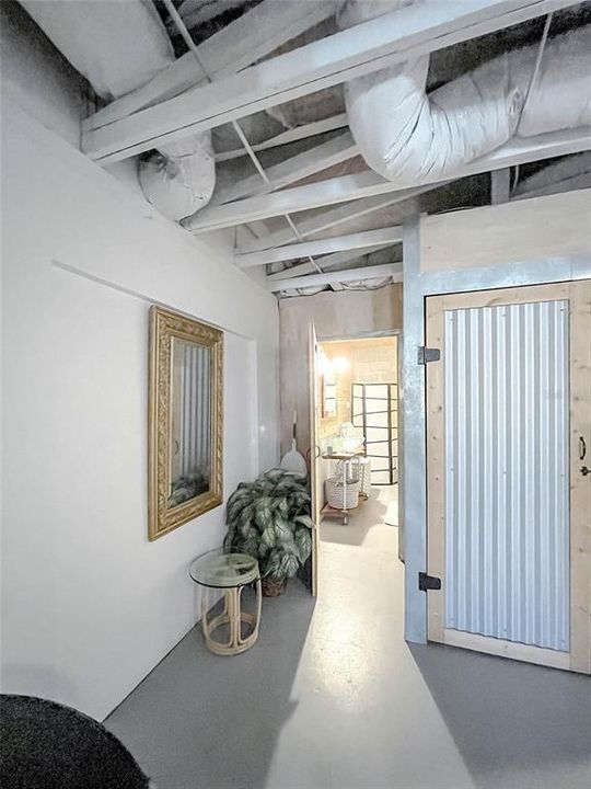 For Rent: $1,700 (0 beds, 1 baths, 900 Square Feet)
