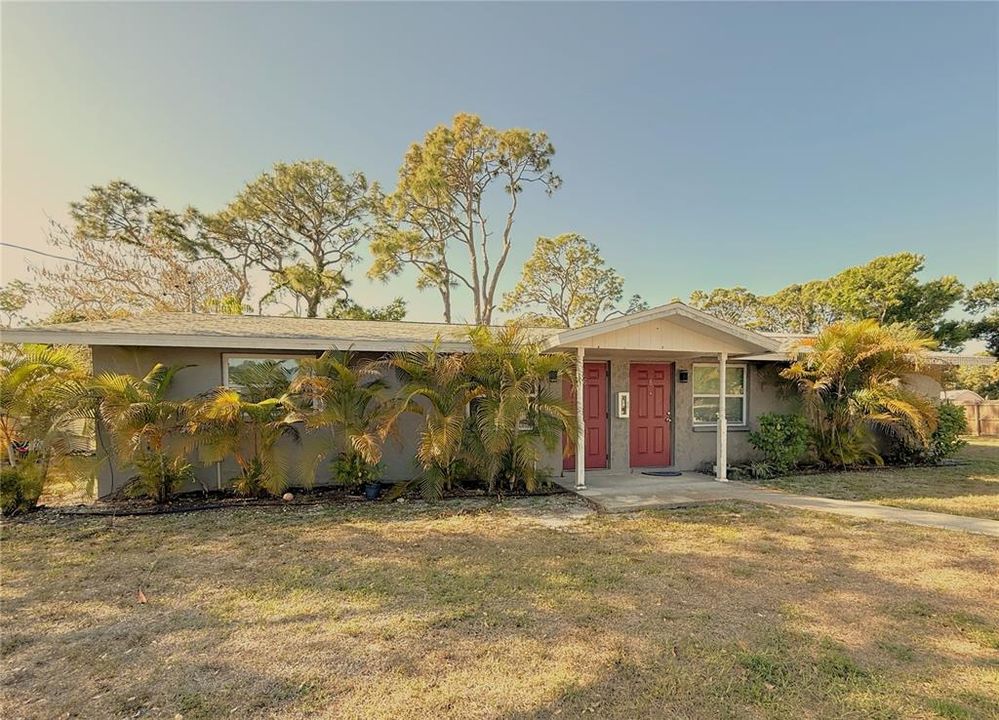 For Rent: $1,300 (2 beds, 1 baths, 714 Square Feet)