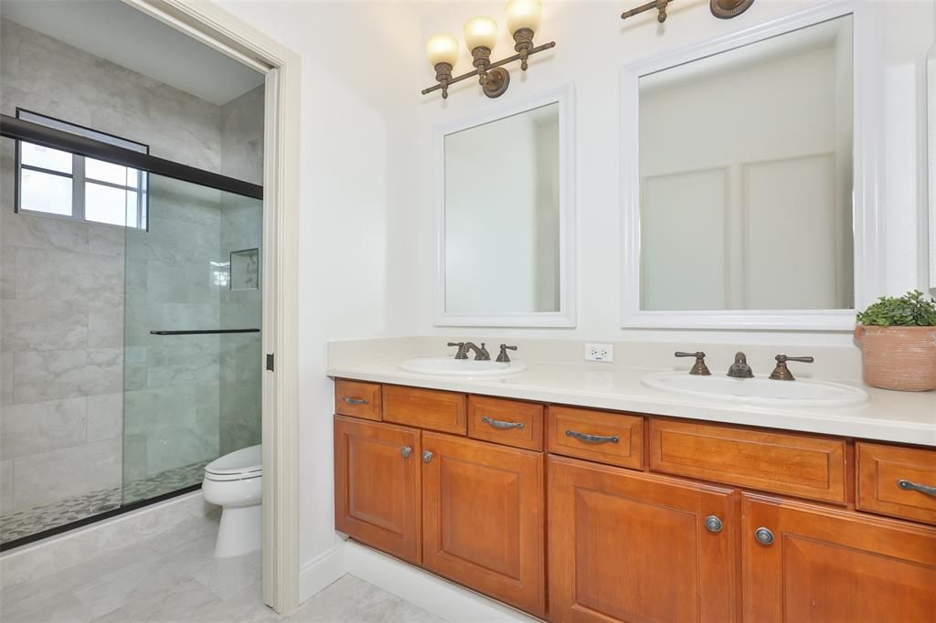 For Sale: $1,145,000 (4 beds, 3 baths, 3699 Square Feet)