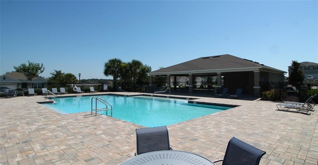 For Rent: $2,400 (3 beds, 2 baths, 1690 Square Feet)
