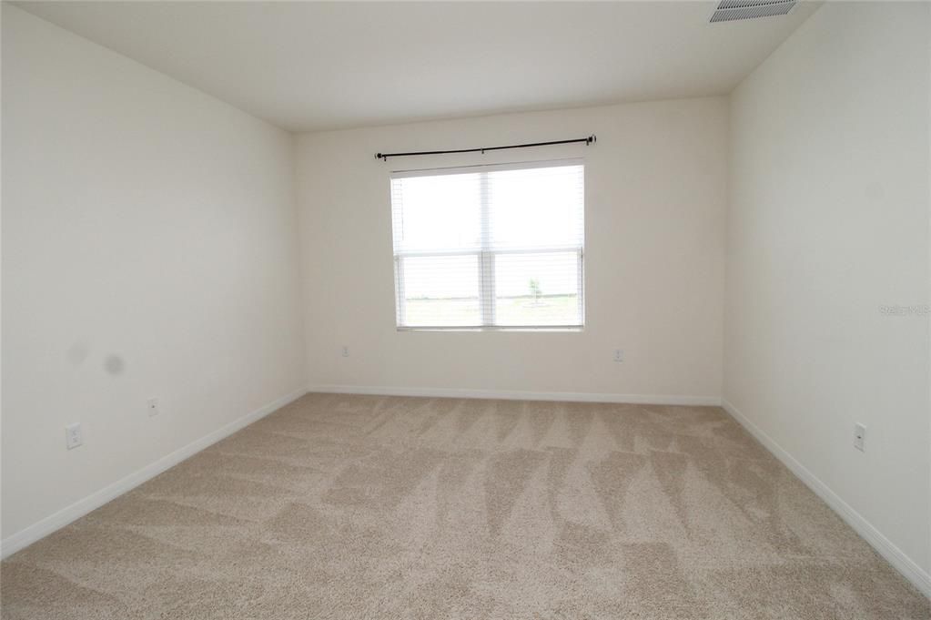 For Rent: $2,400 (3 beds, 2 baths, 1690 Square Feet)