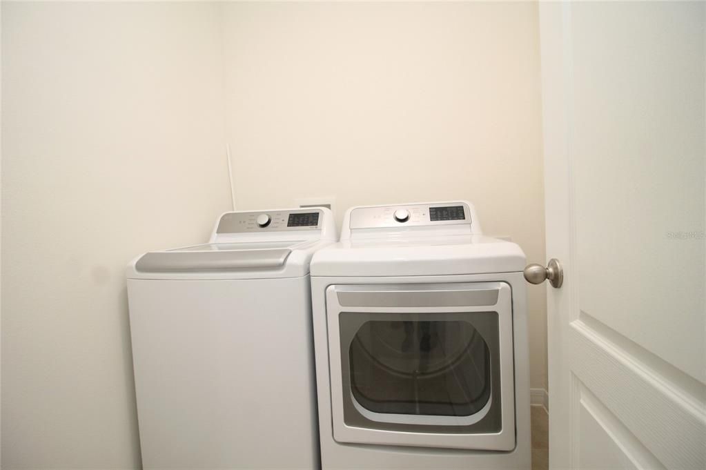 For Rent: $2,400 (3 beds, 2 baths, 1690 Square Feet)