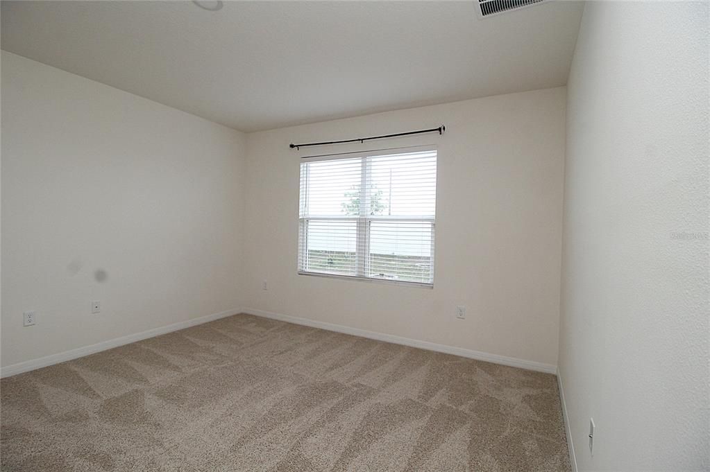 For Rent: $2,400 (3 beds, 2 baths, 1690 Square Feet)