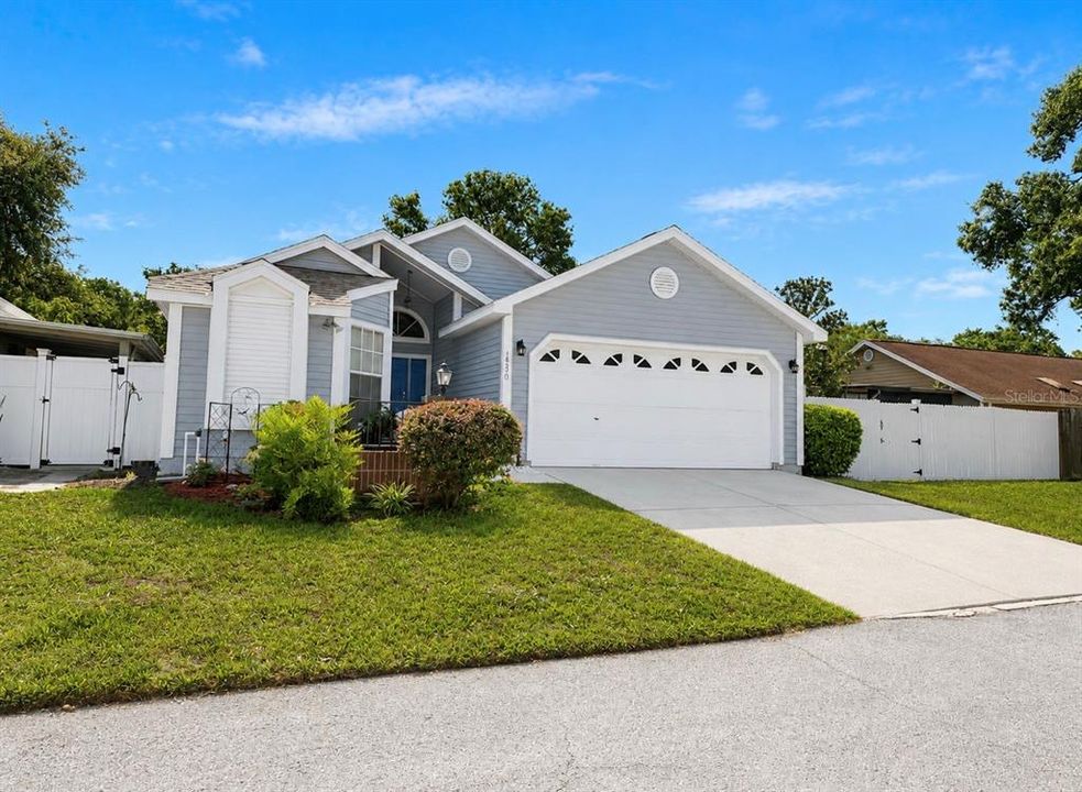 For Sale: $315,000 (2 beds, 2 baths, 1692 Square Feet)