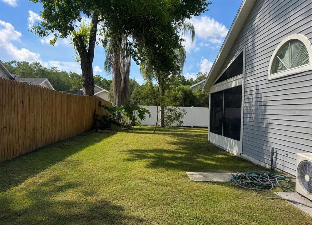 For Sale: $315,000 (2 beds, 2 baths, 1692 Square Feet)