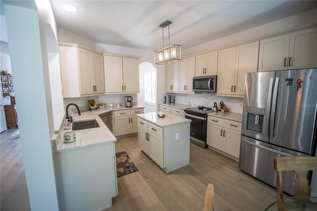 En Venta: $849,900 (5 camas, 3 baños, 3034 Pies cuadrados)