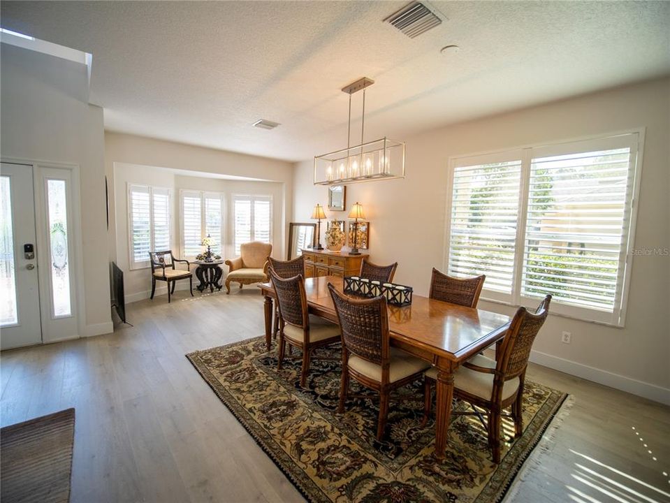En Venta: $849,900 (5 camas, 3 baños, 3034 Pies cuadrados)