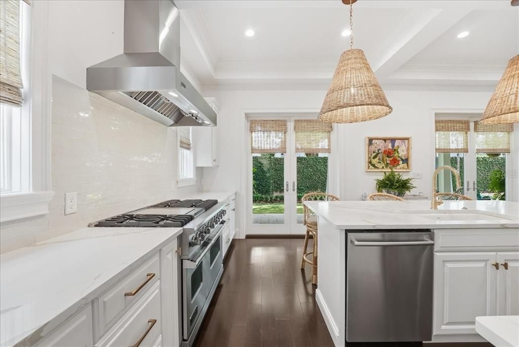Active With Contract: $1,395,000 (4 beds, 3 baths, 2922 Square Feet)