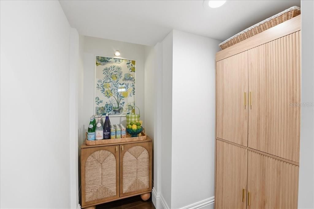 Active With Contract: $1,395,000 (4 beds, 3 baths, 2922 Square Feet)