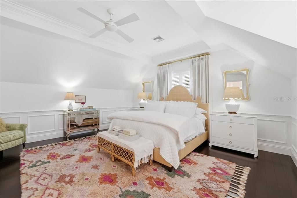 Active With Contract: $1,395,000 (4 beds, 3 baths, 2922 Square Feet)