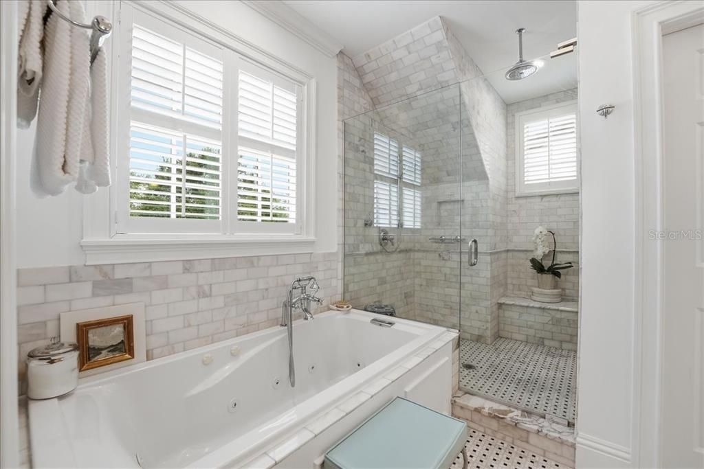 Active With Contract: $1,395,000 (4 beds, 3 baths, 2922 Square Feet)