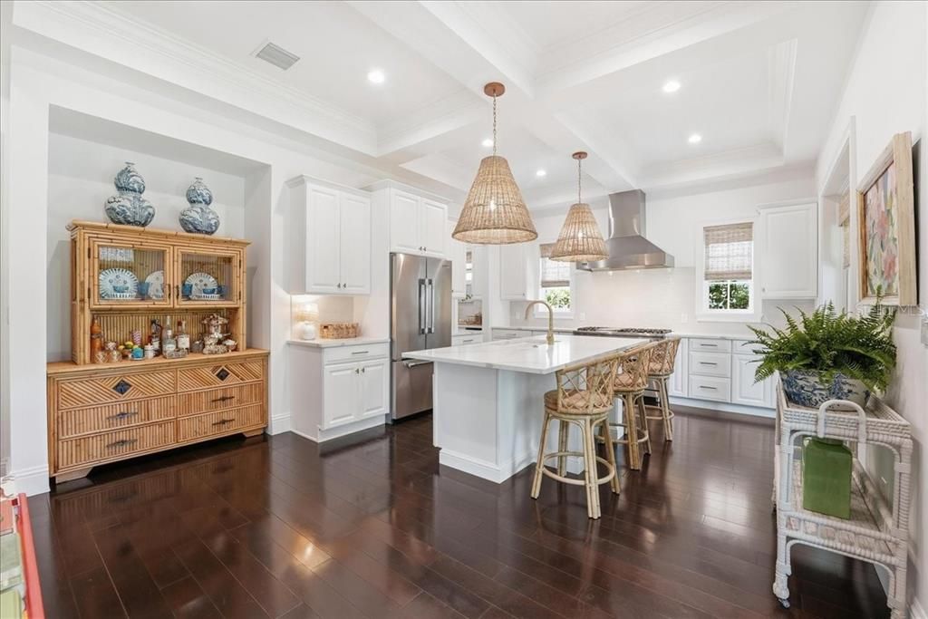 Active With Contract: $1,395,000 (4 beds, 3 baths, 2922 Square Feet)