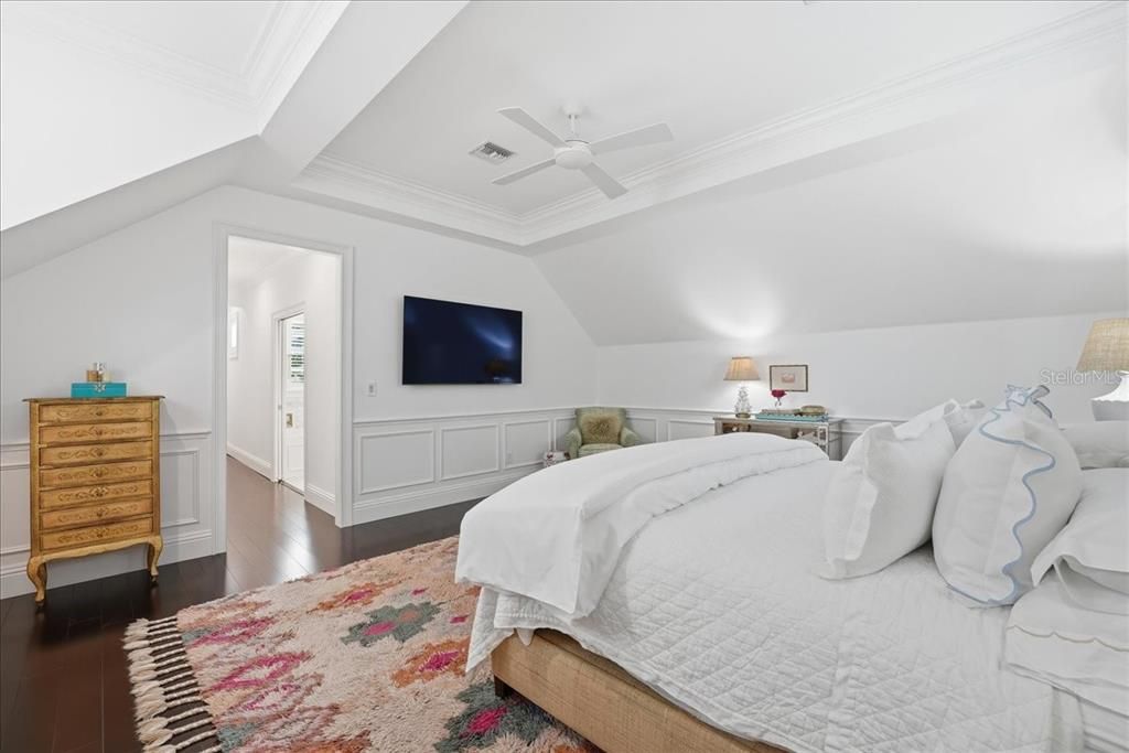 Active With Contract: $1,395,000 (4 beds, 3 baths, 2922 Square Feet)