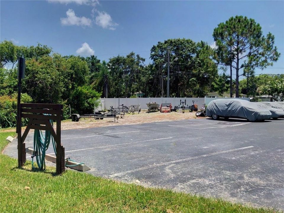 For Sale: $169,900 (2 beds, 1 baths, 675 Square Feet)