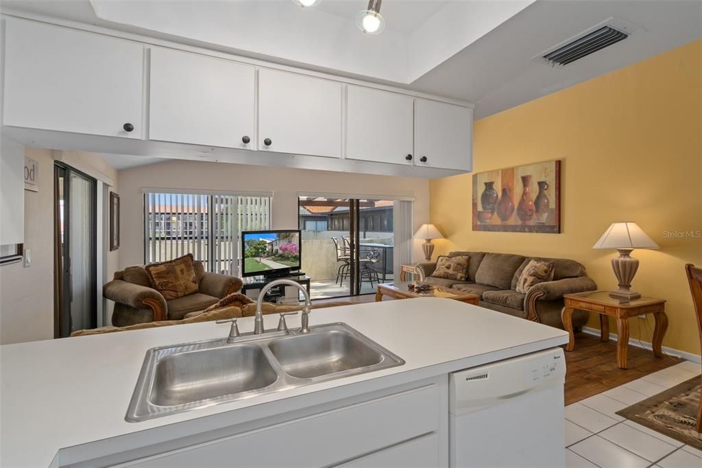 En Venta: $169,900 (2 camas, 1 baños, 675 Pies cuadrados)