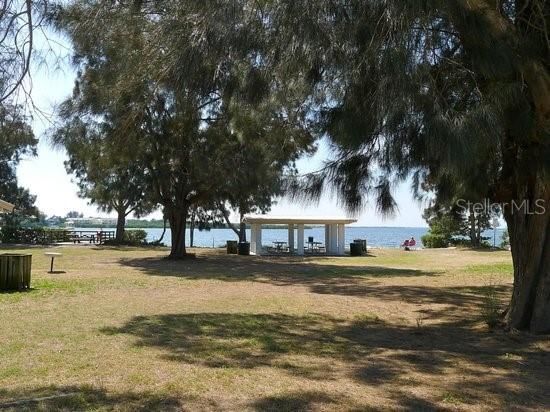 For Sale: $169,900 (2 beds, 1 baths, 675 Square Feet)