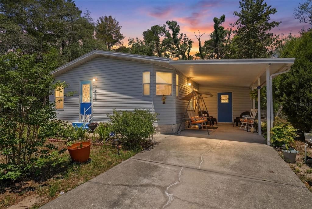 Active With Contract: $165,000 (2 beds, 2 baths, 864 Square Feet)