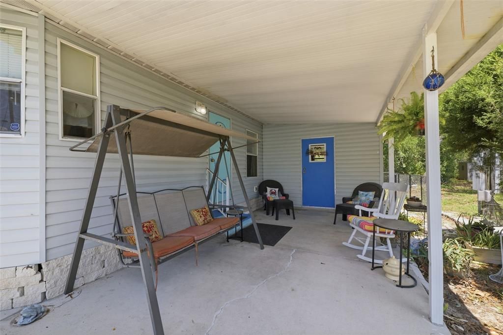 Active With Contract: $165,000 (2 beds, 2 baths, 864 Square Feet)