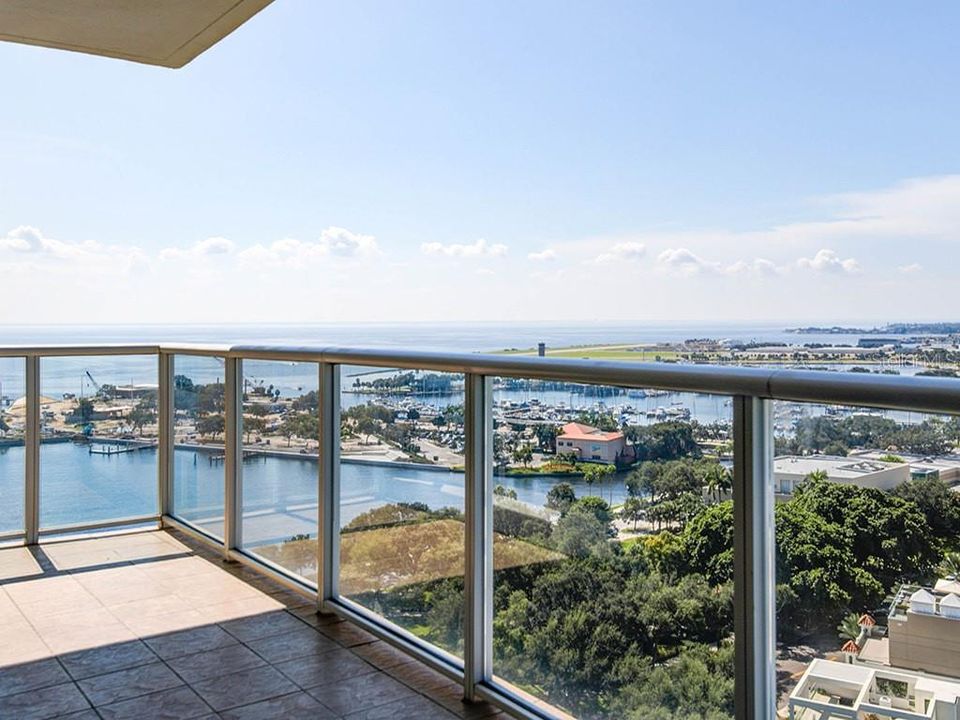 For Rent: $11,800 (3 beds, 3 baths, 2397 Square Feet)