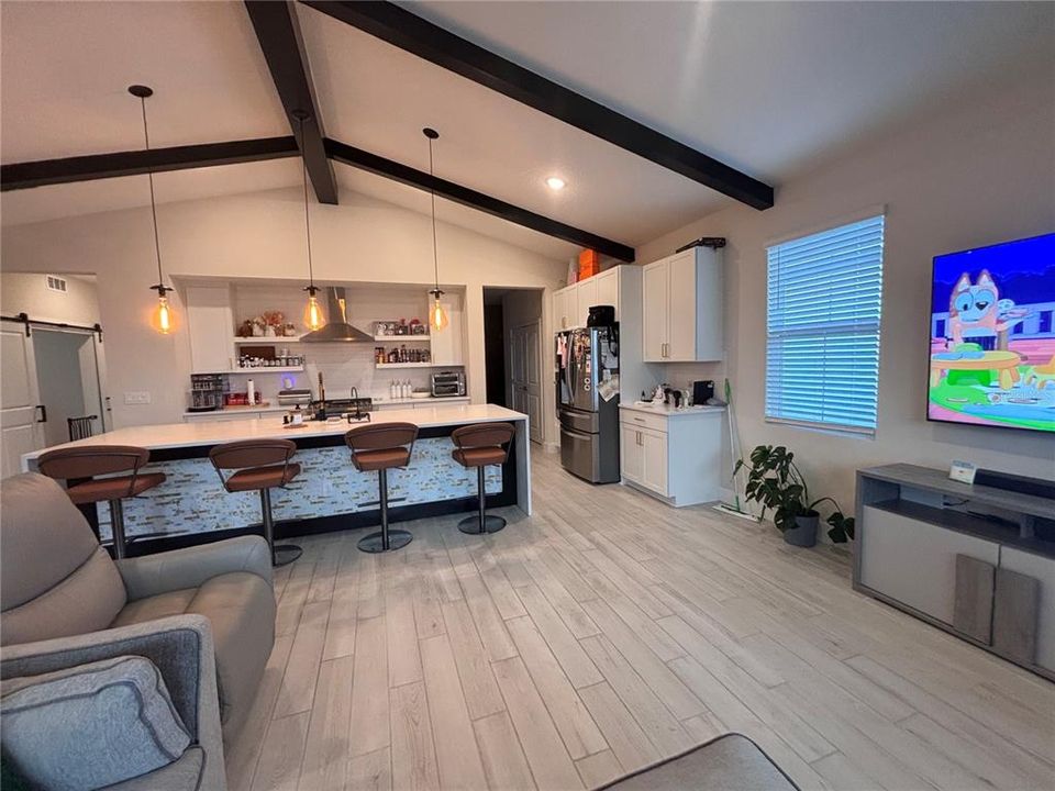 En Venta: $579,000 (3 camas, 2 baños, 2219 Pies cuadrados)
