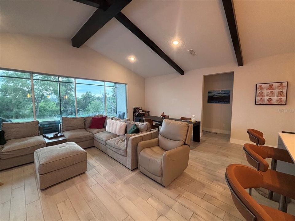 En Venta: $579,000 (3 camas, 2 baños, 2219 Pies cuadrados)