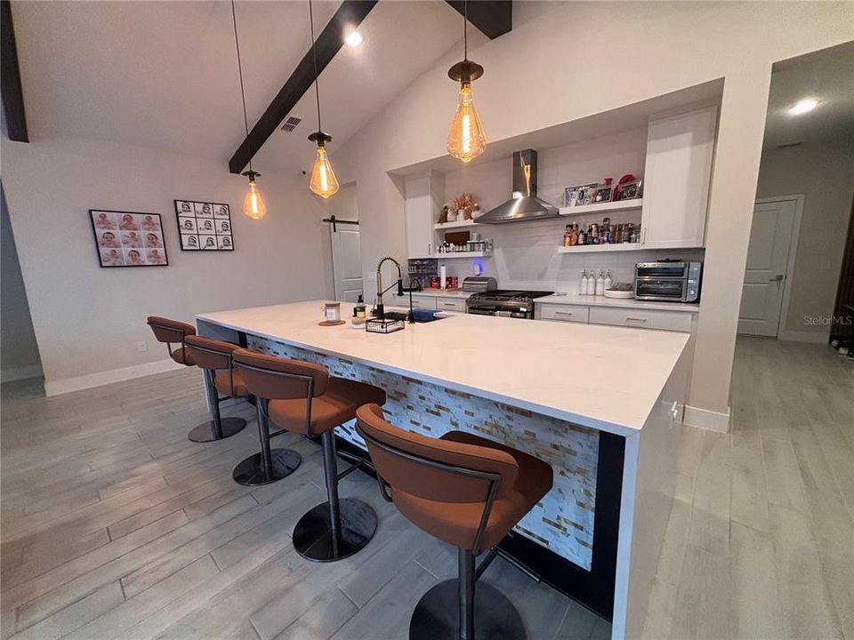 En Venta: $579,000 (3 camas, 2 baños, 2219 Pies cuadrados)