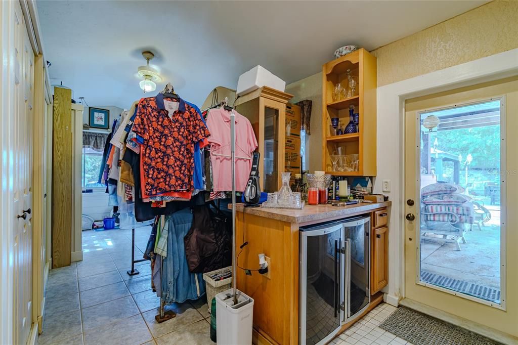 For Sale: $490,000 (1 beds, 2 baths, 2528 Square Feet)