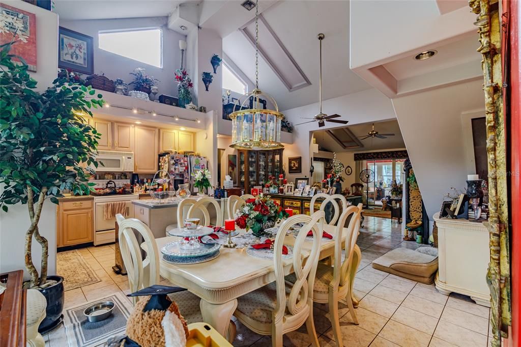 For Sale: $490,000 (1 beds, 2 baths, 2528 Square Feet)