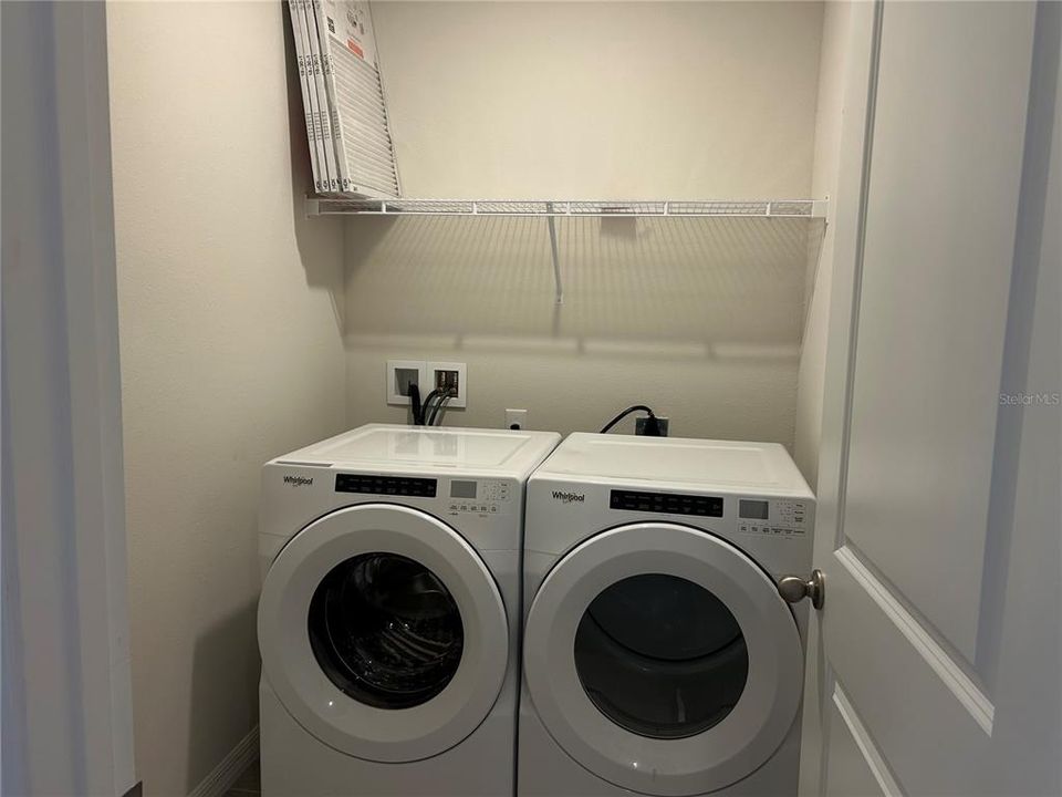 En Renta: $2,600 (4 camas, 3 baños, 1978 Pies cuadrados)