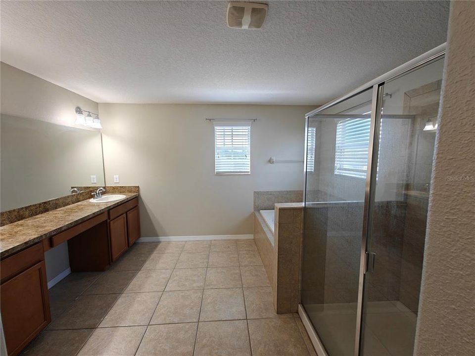 Active With Contract: $2,700 (5 beds, 3 baths, 3202 Square Feet)
