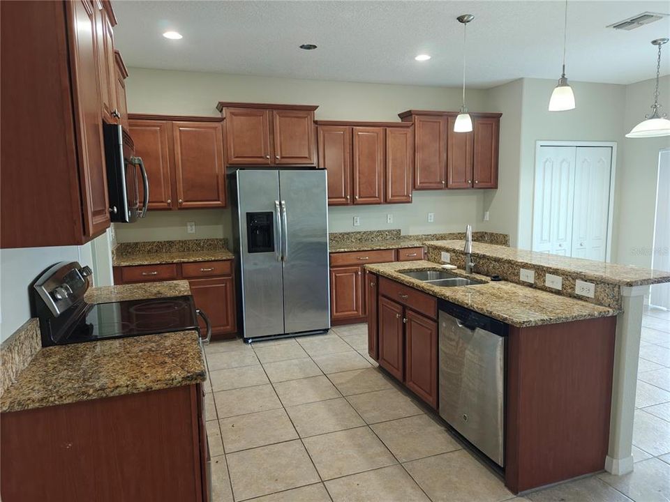 Active With Contract: $2,700 (5 beds, 3 baths, 3202 Square Feet)
