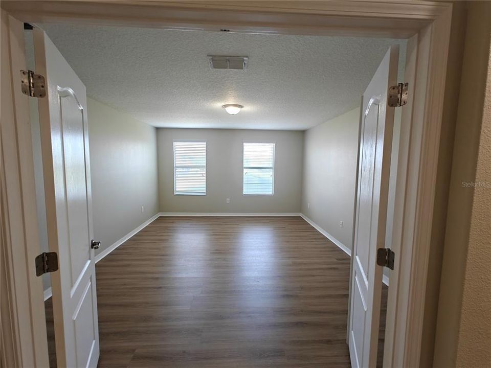 Active With Contract: $2,700 (5 beds, 3 baths, 3202 Square Feet)