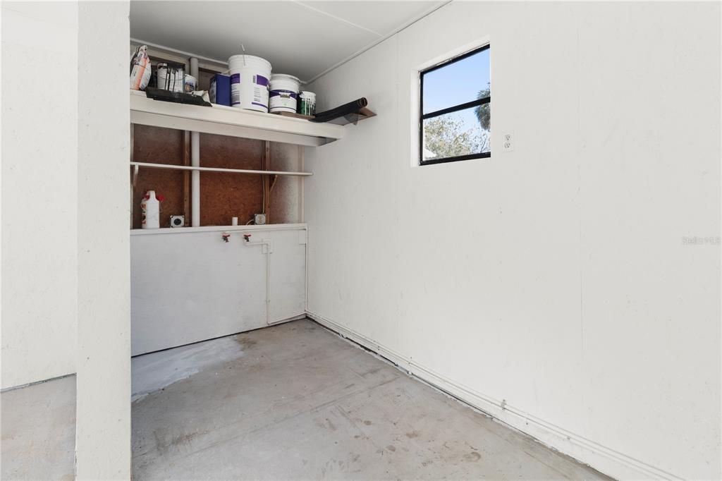 Active With Contract: $199,000 (2 beds, 2 baths, 1008 Square Feet)