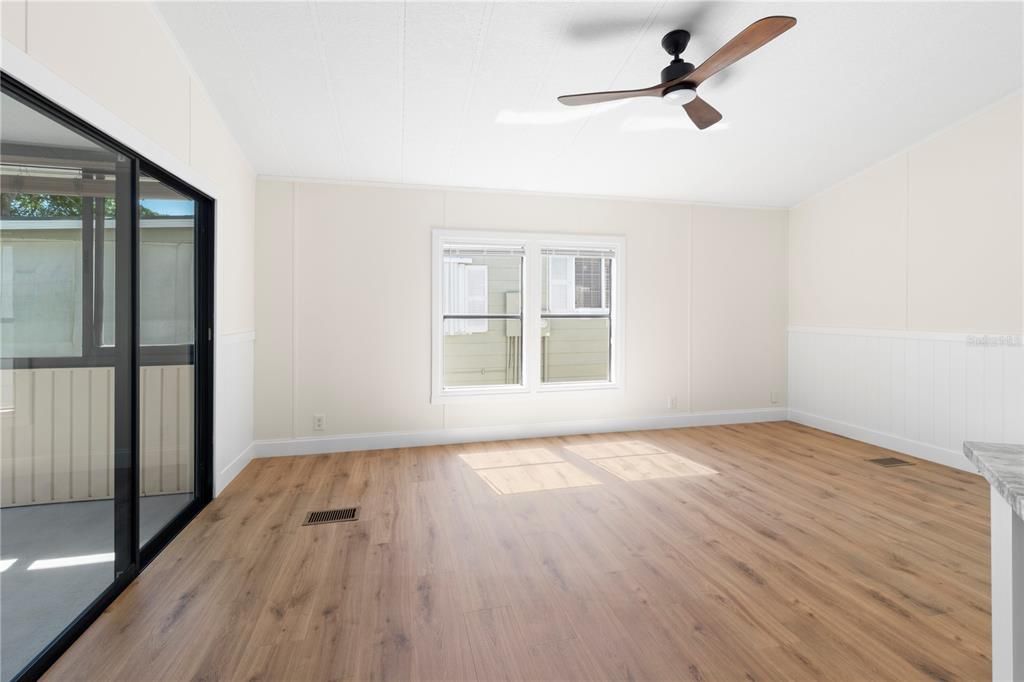 Active With Contract: $199,000 (2 beds, 2 baths, 1008 Square Feet)