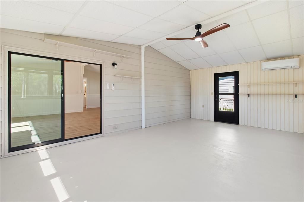 Active With Contract: $199,000 (2 beds, 2 baths, 1008 Square Feet)