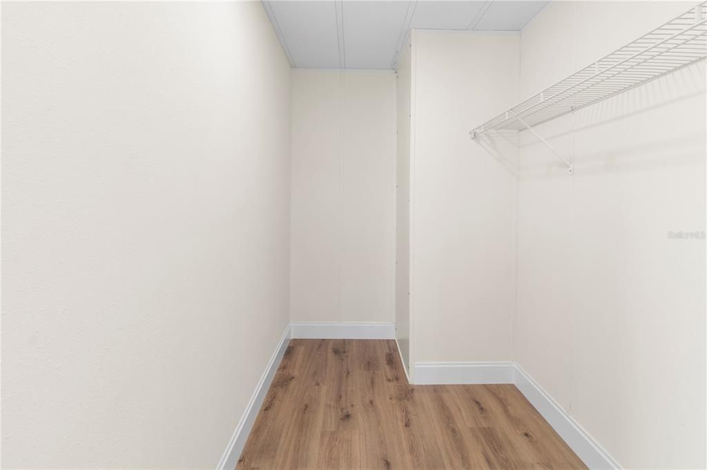 Active With Contract: $199,000 (2 beds, 2 baths, 1008 Square Feet)