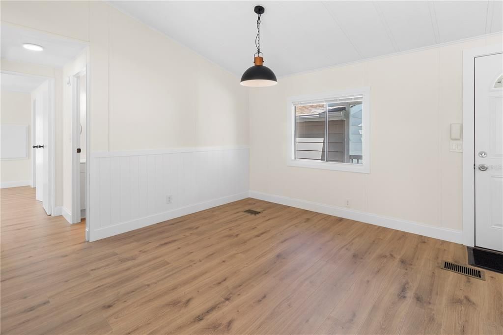 Active With Contract: $199,000 (2 beds, 2 baths, 1008 Square Feet)