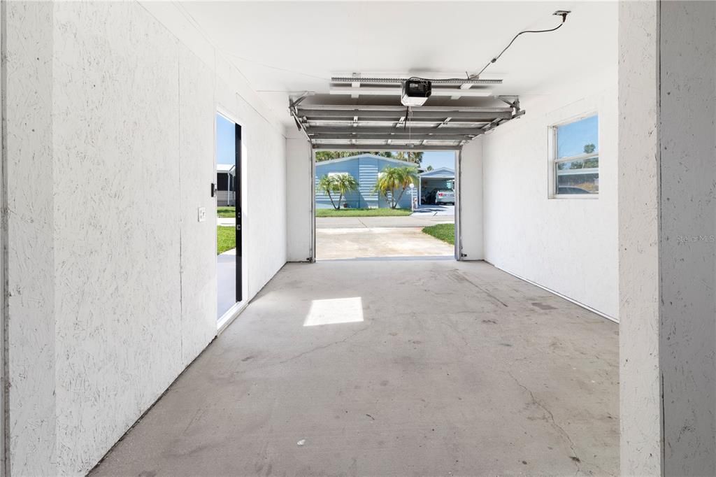 Active With Contract: $199,000 (2 beds, 2 baths, 1008 Square Feet)